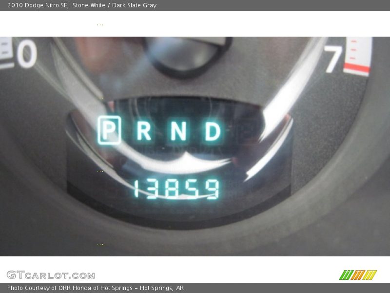 Stone White / Dark Slate Gray 2010 Dodge Nitro SE