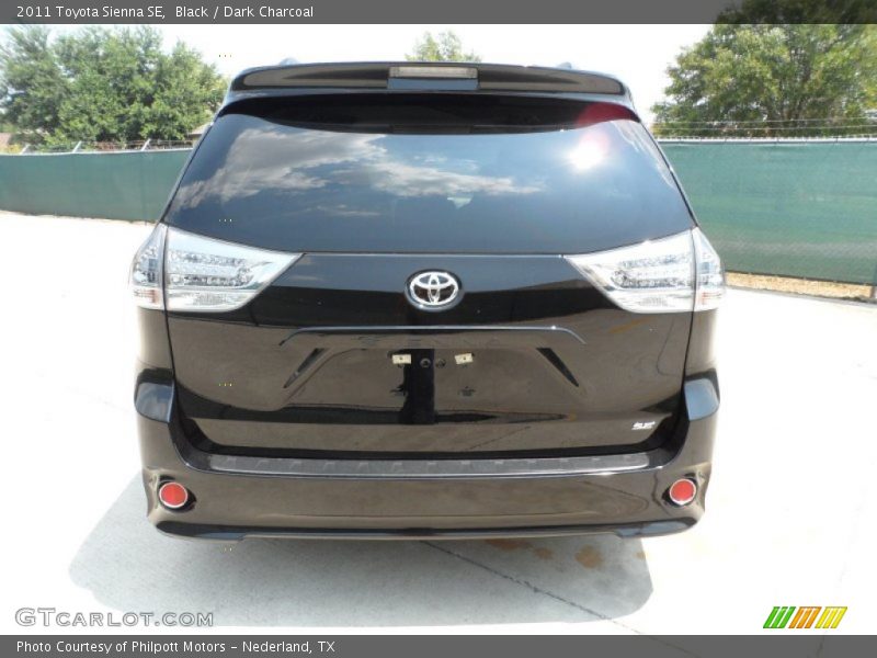 Black / Dark Charcoal 2011 Toyota Sienna SE