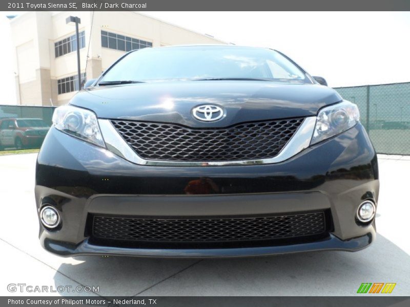 Black / Dark Charcoal 2011 Toyota Sienna SE