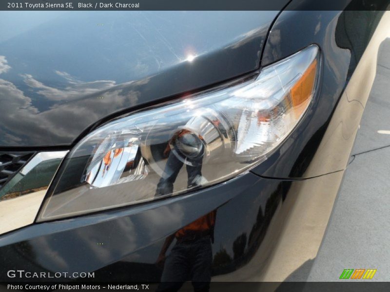 Black / Dark Charcoal 2011 Toyota Sienna SE