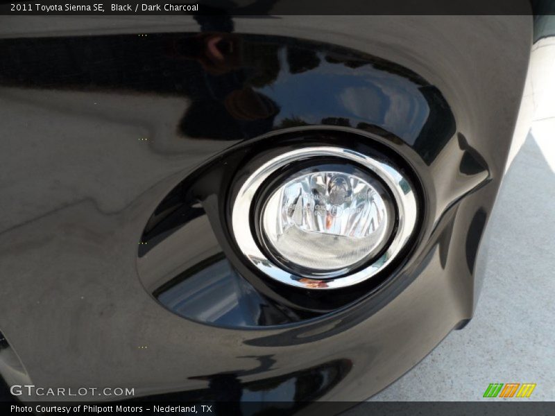 Black / Dark Charcoal 2011 Toyota Sienna SE
