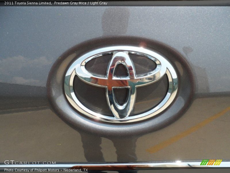 Predawn Gray Mica / Light Gray 2011 Toyota Sienna Limited