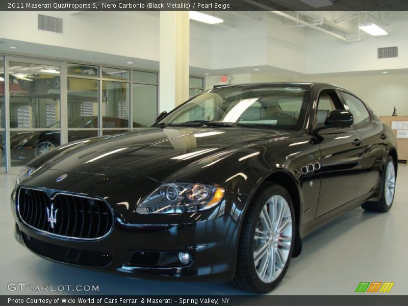 Nero Carbonio (Black Metallic) / Pearl Beige 2011 Maserati Quattroporte S