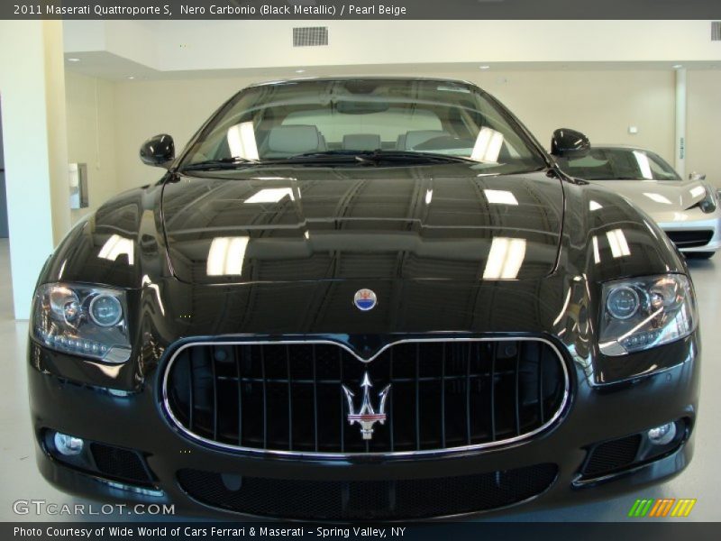 Nero Carbonio (Black Metallic) / Pearl Beige 2011 Maserati Quattroporte S