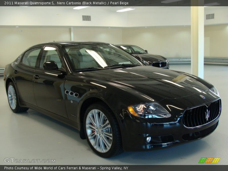 Nero Carbonio (Black Metallic) / Pearl Beige 2011 Maserati Quattroporte S