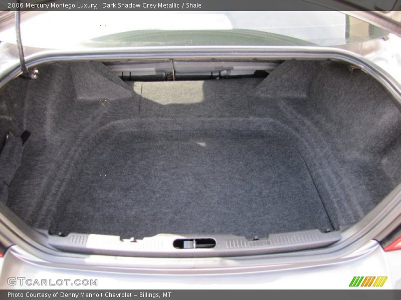  2006 Montego Luxury Trunk