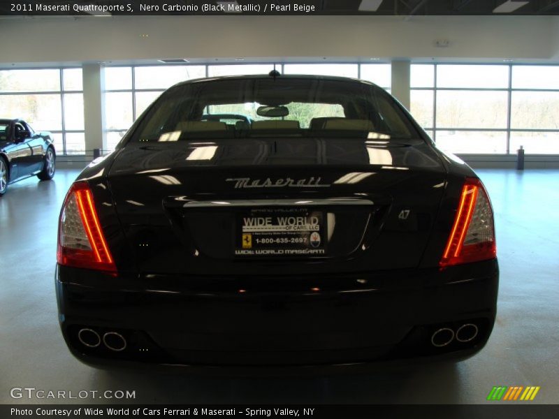Nero Carbonio (Black Metallic) / Pearl Beige 2011 Maserati Quattroporte S