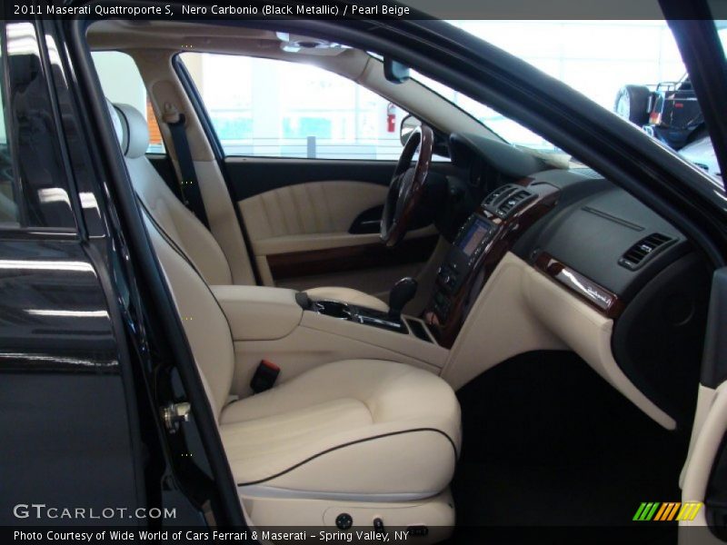 Nero Carbonio (Black Metallic) / Pearl Beige 2011 Maserati Quattroporte S