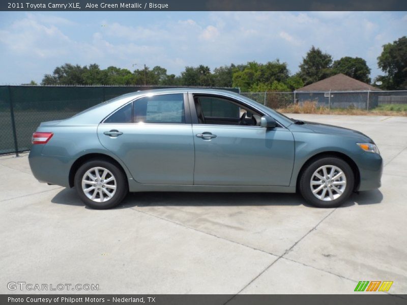Aloe Green Metallic / Bisque 2011 Toyota Camry XLE