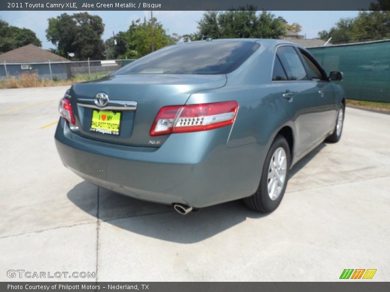 Aloe Green Metallic / Bisque 2011 Toyota Camry XLE