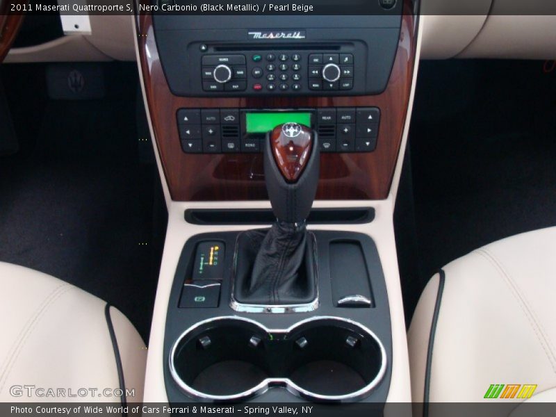 Nero Carbonio (Black Metallic) / Pearl Beige 2011 Maserati Quattroporte S