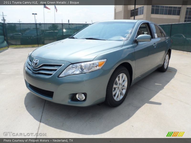 Aloe Green Metallic / Bisque 2011 Toyota Camry XLE
