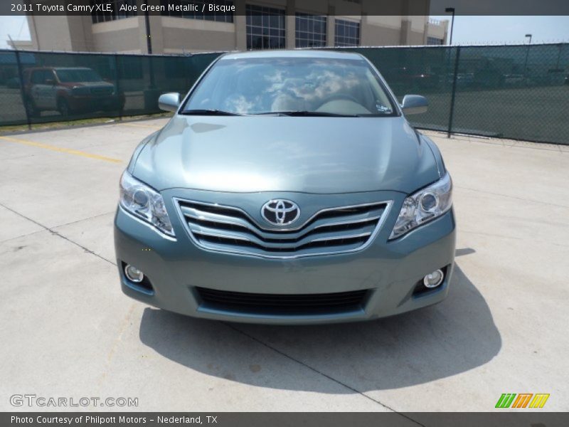 Aloe Green Metallic / Bisque 2011 Toyota Camry XLE