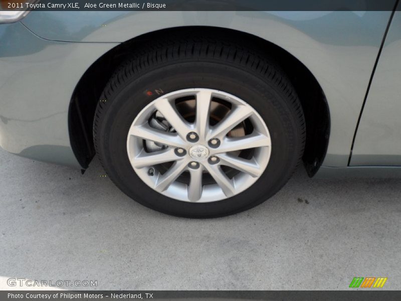 Aloe Green Metallic / Bisque 2011 Toyota Camry XLE
