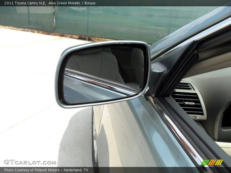Aloe Green Metallic / Bisque 2011 Toyota Camry XLE