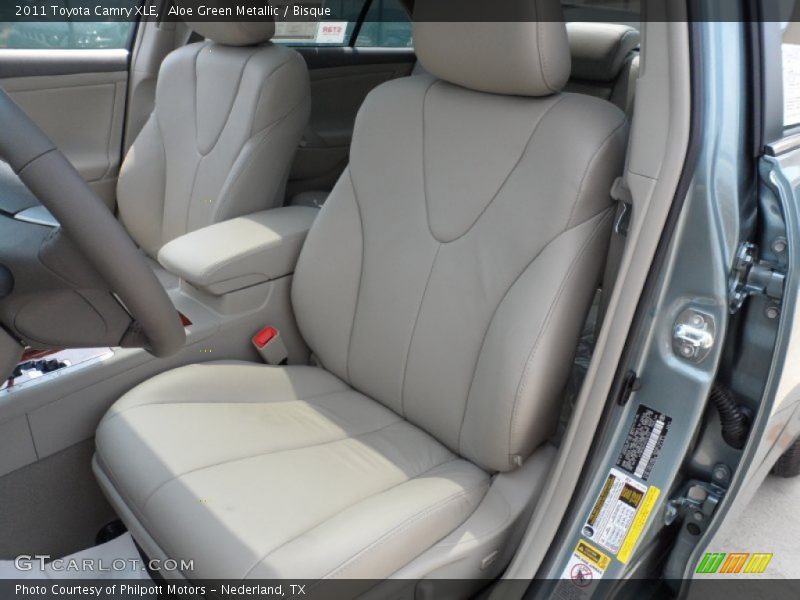 Aloe Green Metallic / Bisque 2011 Toyota Camry XLE