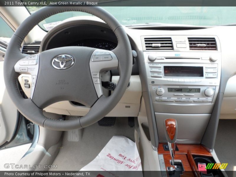 Aloe Green Metallic / Bisque 2011 Toyota Camry XLE