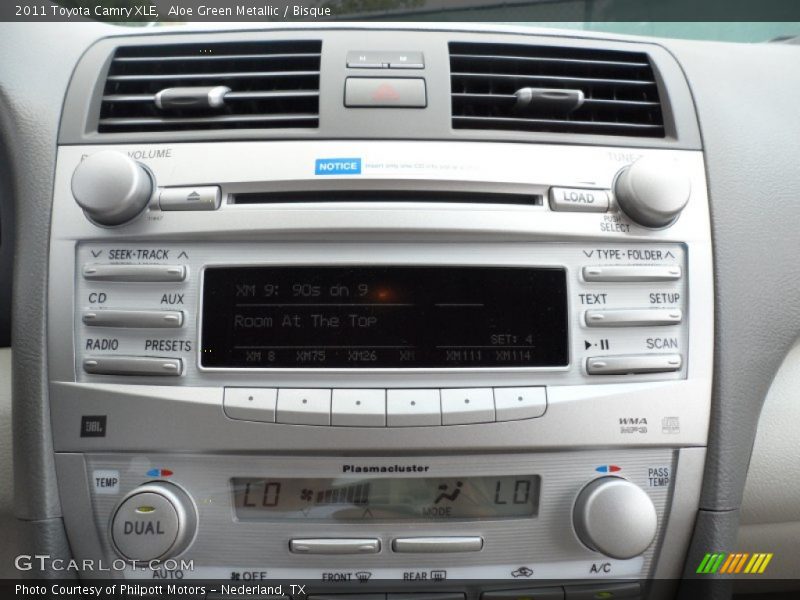 Aloe Green Metallic / Bisque 2011 Toyota Camry XLE