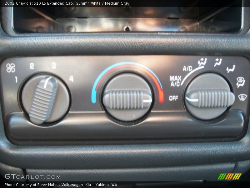 Controls of 2002 S10 LS Extended Cab