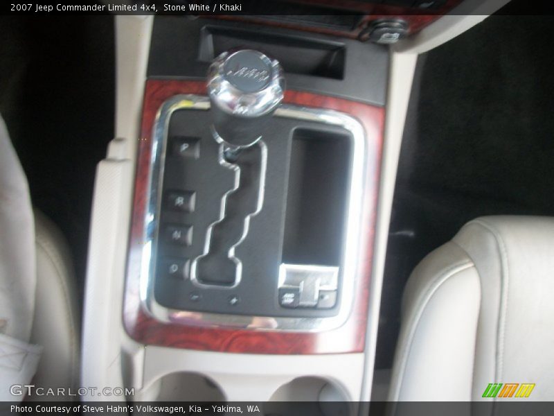 Stone White / Khaki 2007 Jeep Commander Limited 4x4