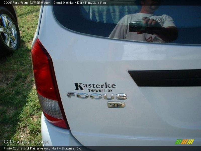 Cloud 9 White / Dark Flint/Light Flint 2006 Ford Focus ZXW SE Wagon