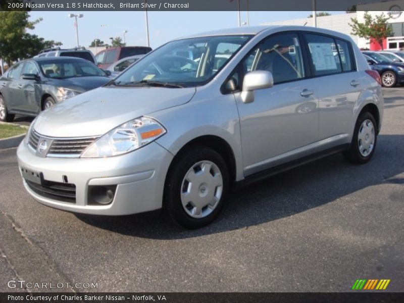 Brillant Silver / Charcoal 2009 Nissan Versa 1.8 S Hatchback