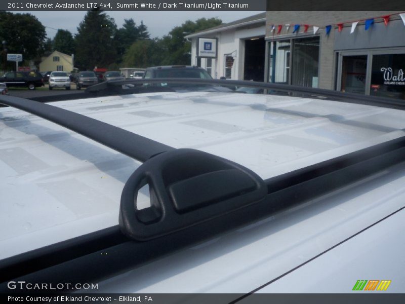 Summit White / Dark Titanium/Light Titanium 2011 Chevrolet Avalanche LTZ 4x4