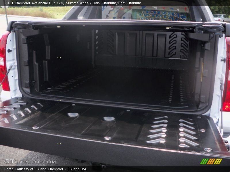 Summit White / Dark Titanium/Light Titanium 2011 Chevrolet Avalanche LTZ 4x4