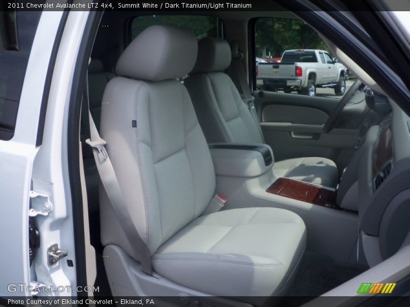 Summit White / Dark Titanium/Light Titanium 2011 Chevrolet Avalanche LTZ 4x4