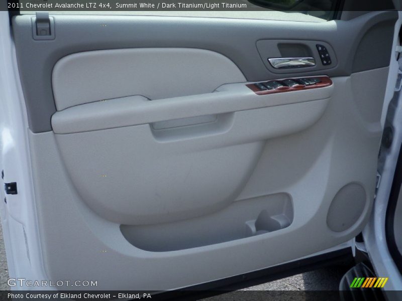 Summit White / Dark Titanium/Light Titanium 2011 Chevrolet Avalanche LTZ 4x4