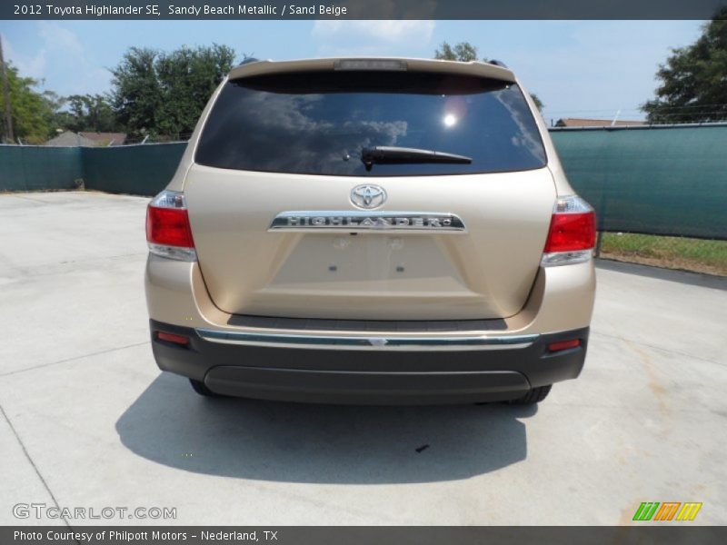 Sandy Beach Metallic / Sand Beige 2012 Toyota Highlander SE