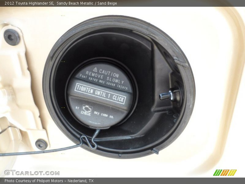 Sandy Beach Metallic / Sand Beige 2012 Toyota Highlander SE