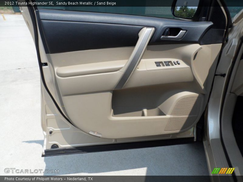 Door Panel of 2012 Highlander SE