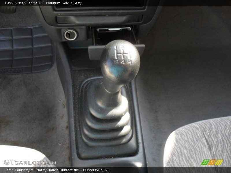 Platinum Gold / Gray 1999 Nissan Sentra XE