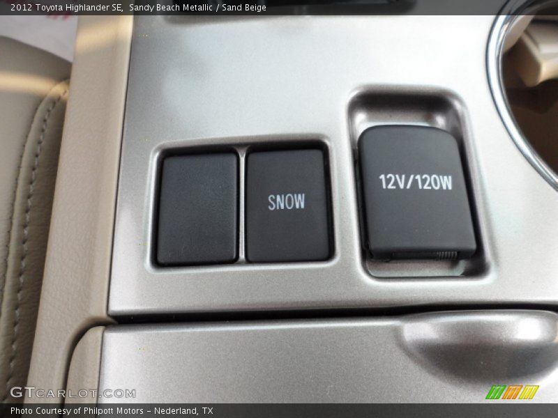 Sandy Beach Metallic / Sand Beige 2012 Toyota Highlander SE
