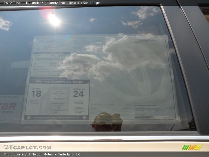 Sandy Beach Metallic / Sand Beige 2012 Toyota Highlander SE