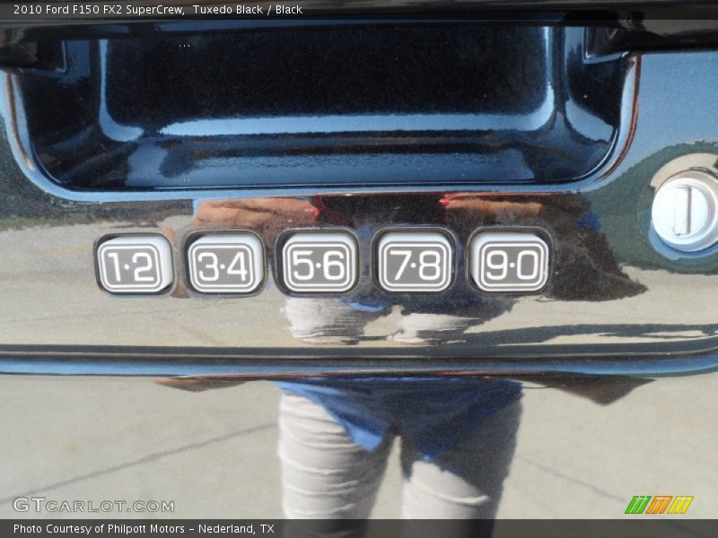 Tuxedo Black / Black 2010 Ford F150 FX2 SuperCrew