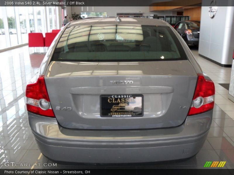 Silver Metallic / Off Black 2006 Volvo S40 2.4i