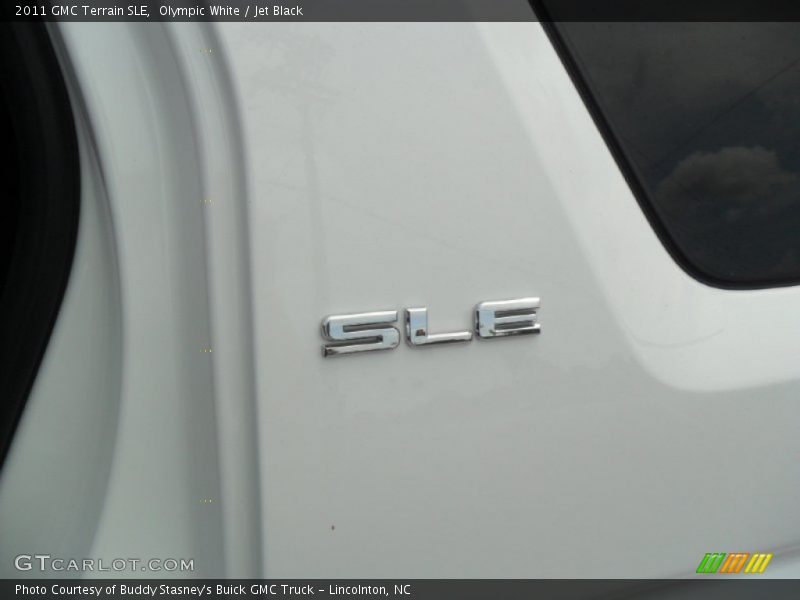 Olympic White / Jet Black 2011 GMC Terrain SLE
