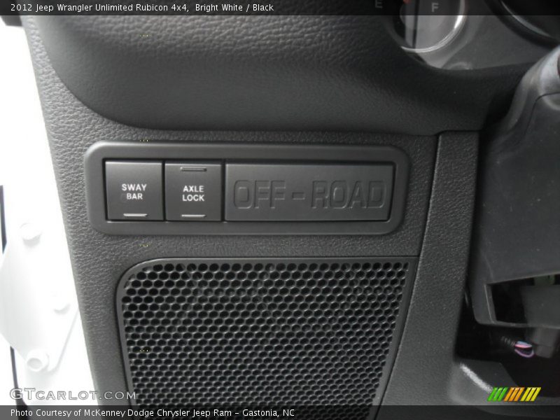 Bright White / Black 2012 Jeep Wrangler Unlimited Rubicon 4x4