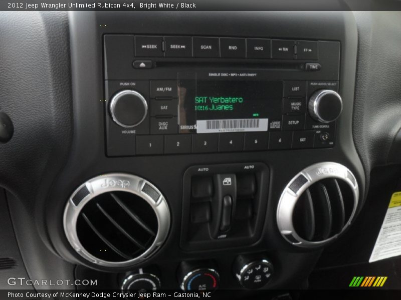 Controls of 2012 Wrangler Unlimited Rubicon 4x4