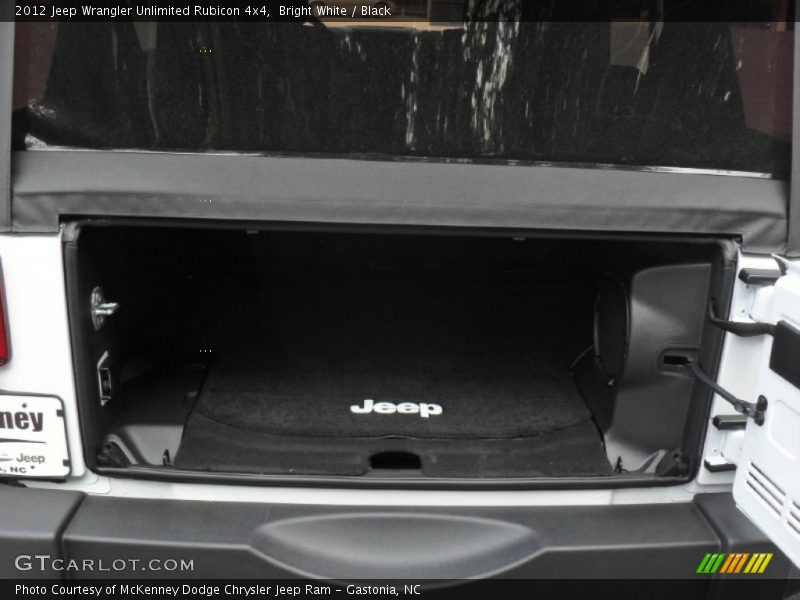 Bright White / Black 2012 Jeep Wrangler Unlimited Rubicon 4x4
