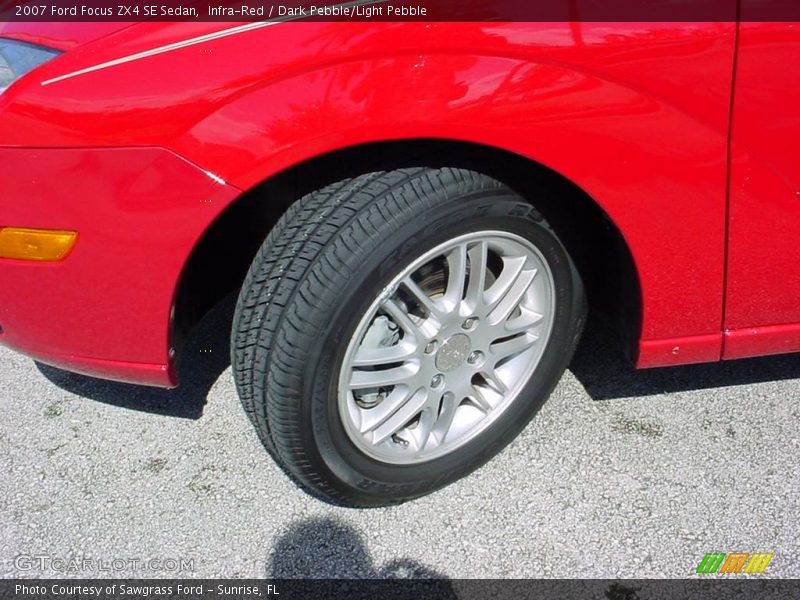 Infra-Red / Dark Pebble/Light Pebble 2007 Ford Focus ZX4 SE Sedan
