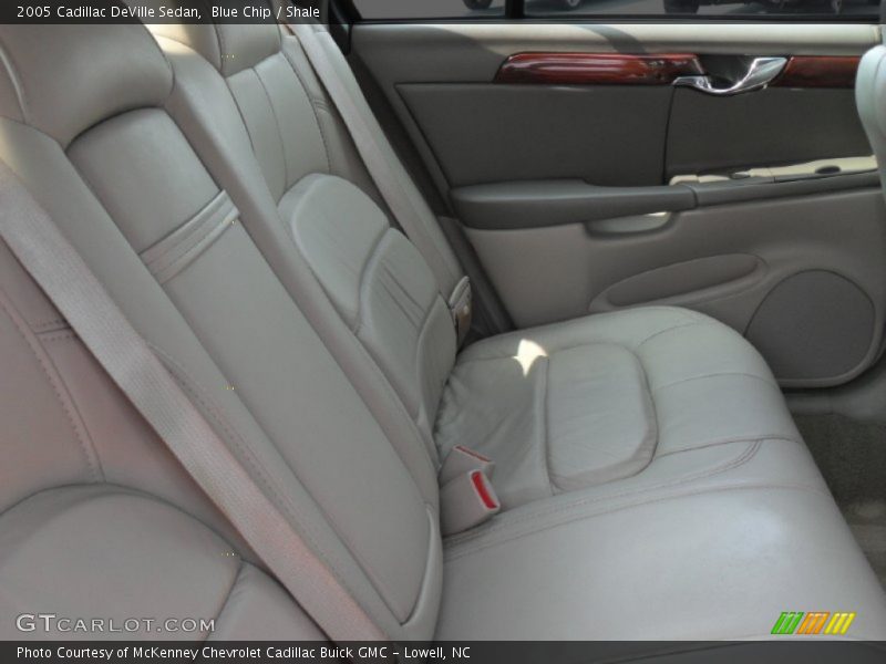 Blue Chip / Shale 2005 Cadillac DeVille Sedan