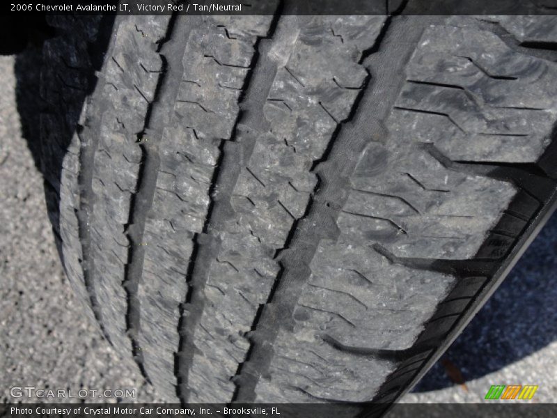 Victory Red / Tan/Neutral 2006 Chevrolet Avalanche LT