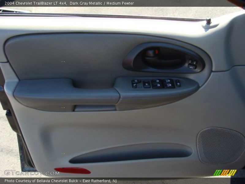 Dark Gray Metallic / Medium Pewter 2004 Chevrolet TrailBlazer LT 4x4