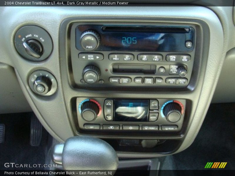 Dark Gray Metallic / Medium Pewter 2004 Chevrolet TrailBlazer LT 4x4