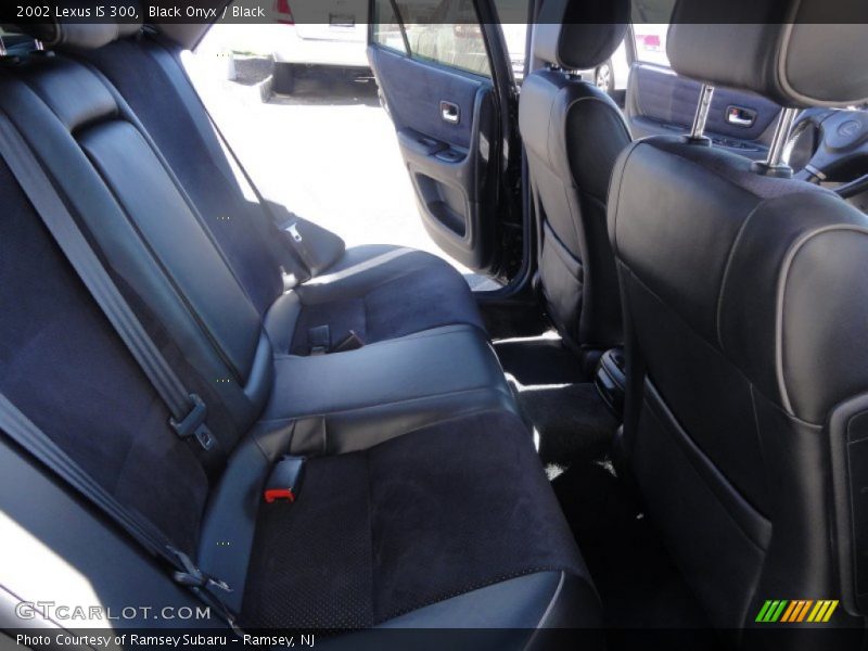 Black Onyx / Black 2002 Lexus IS 300