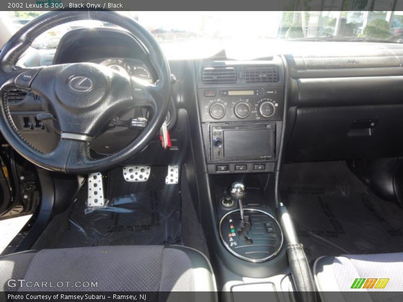 Black Onyx / Black 2002 Lexus IS 300