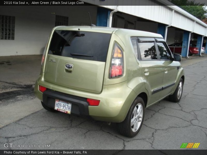 Alien Green / Black Soul Logo Cloth 2010 Kia Soul +